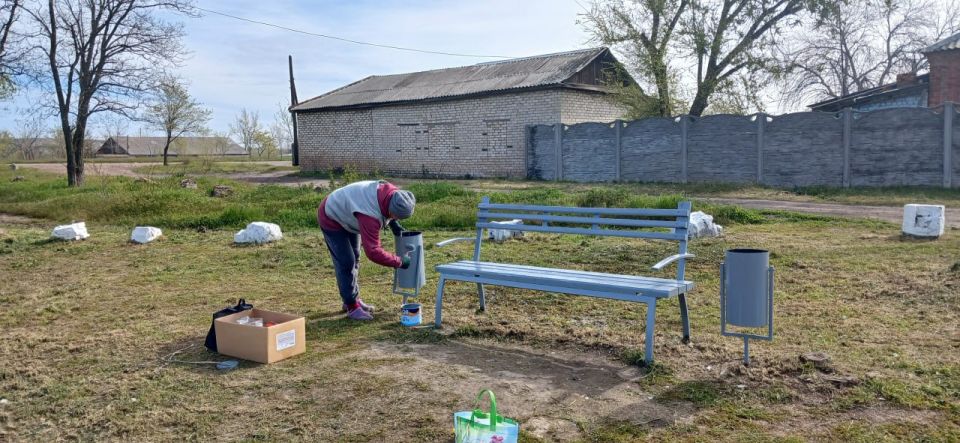 В поселке Изварино провели субботник В поселке Изварино провели субботник