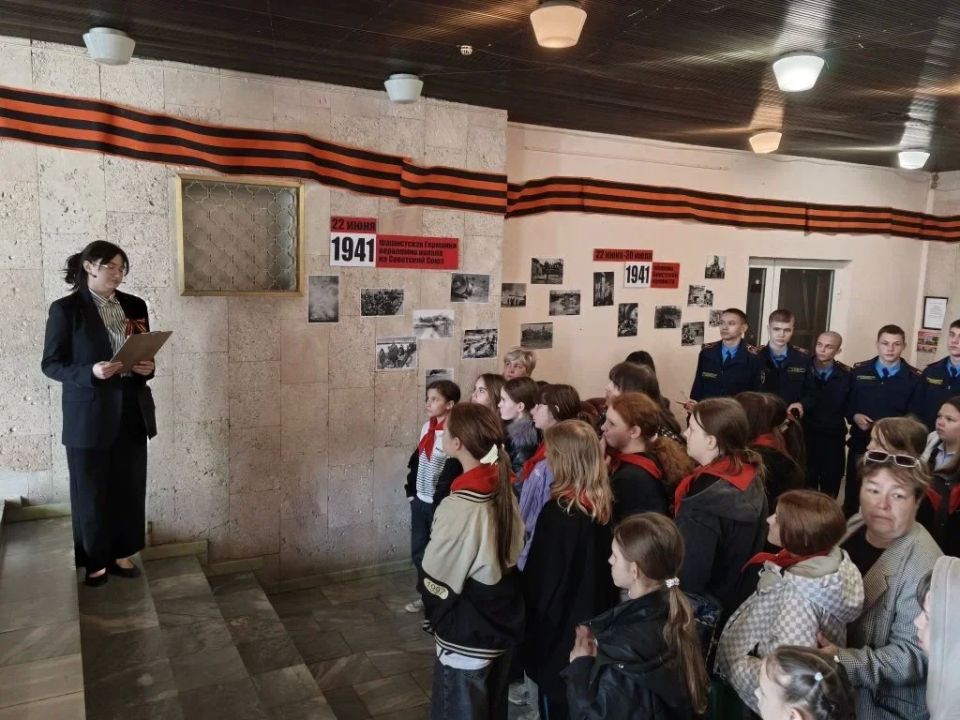 В Луганском академическом театре кукол стартовал цикл мероприятий «Пока мы помним – подвиг героев жив!» В Луганском академическом театре кукол стартовал цикл мероприятий «Пока мы помним – подвиг героев жив!»