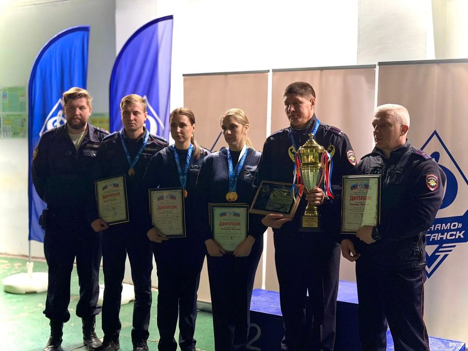 В Луганске прошел чемпионат «Динамо» по стрельбе из боевого оружия В Луганске прошел чемпионат «Динамо» по стрельбе из боевого оружия