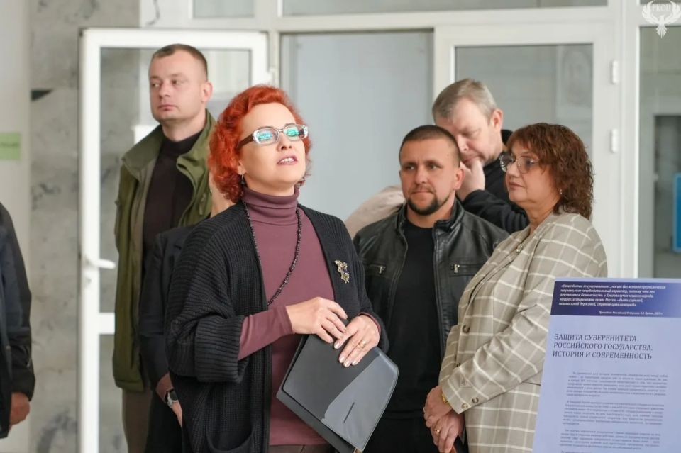В Далевском университете открылась выставка о борьбе за суверенитет России В Далевском университете открылась выставка о борьбе за суверенитет России
