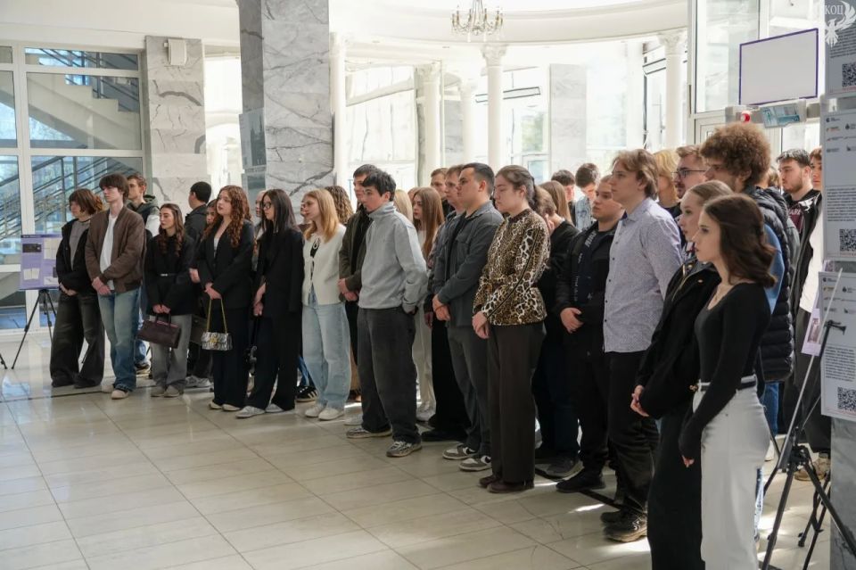 В Далевском университете открылась выставка о борьбе за суверенитет России В Далевском университете открылась выставка о борьбе за суверенитет России
