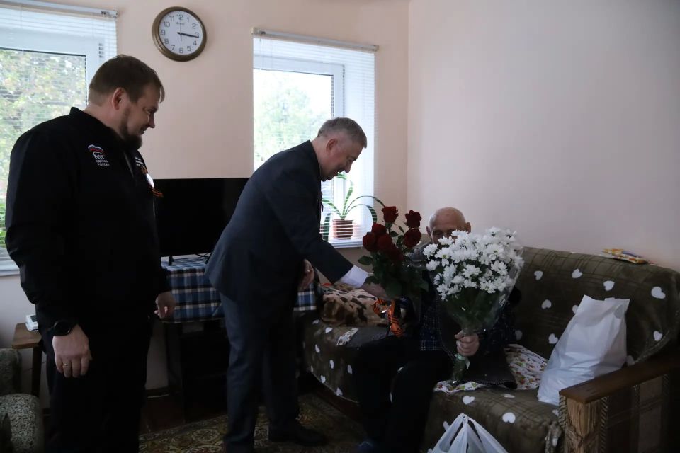 Ко Дню Победы по всей стране стартовала акция «Подарок ветерану» Ко Дню Победы по всей стране стартовала акция «Подарок ветерану»