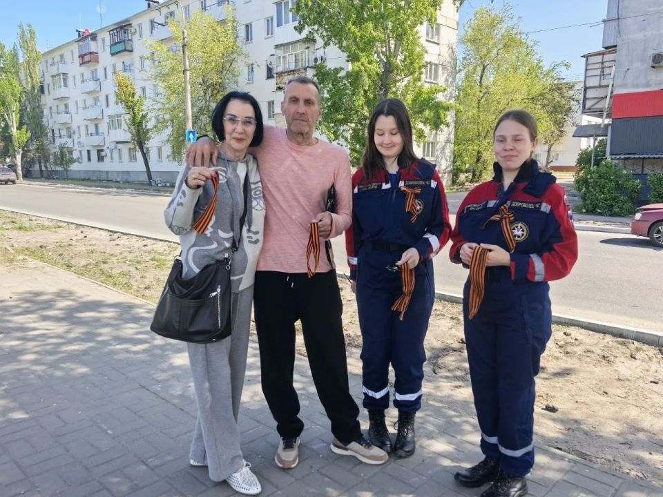 Символ непоколебимой славы и вечной памяти: Северодонецкий технологический институт и колледж СТИ провел патриотическую акцию «Георгиевская ленточка» Символ непоколебимой славы и вечной памяти: Северодонецкий технологический институт и колледж СТИ провел патриотическую акцию «Георгиевская ленточка»