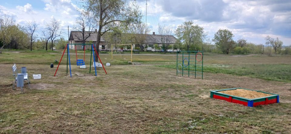 В поселке Изварино провели субботник В поселке Изварино провели субботник