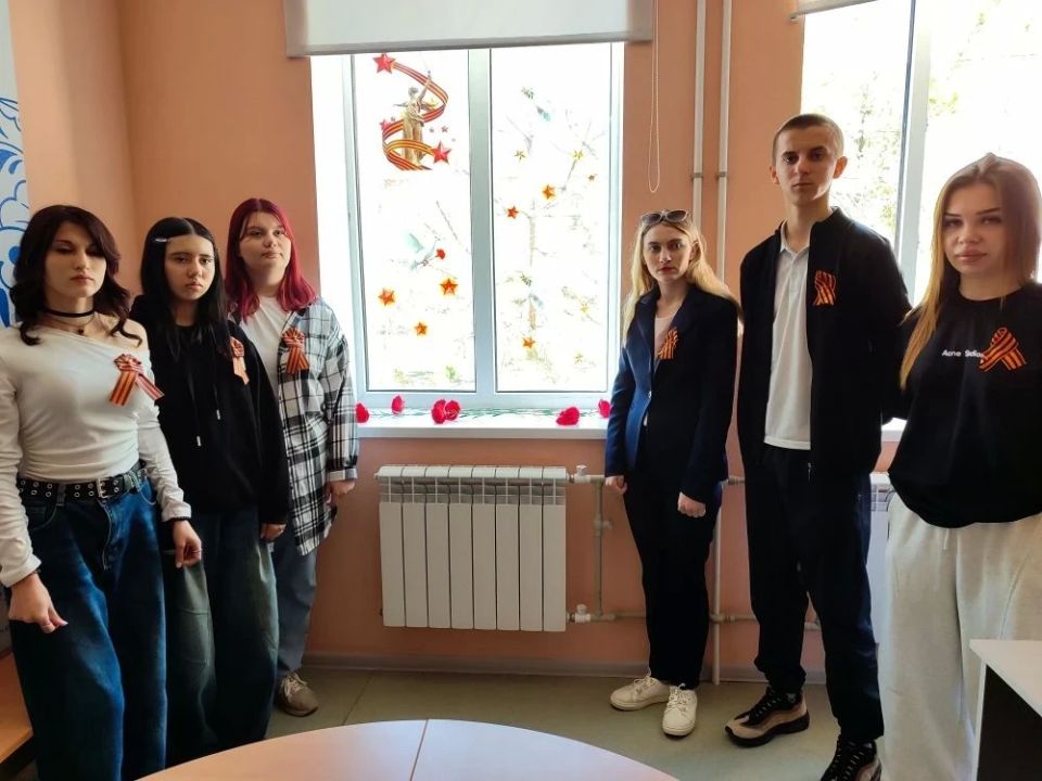 Студенты Беловодского отделения колледжа присоединились к Всероссийской акции "Окна Победы" Студенты Беловодского отделения колледжа присоединились к Всероссийской акции "Окна Победы"