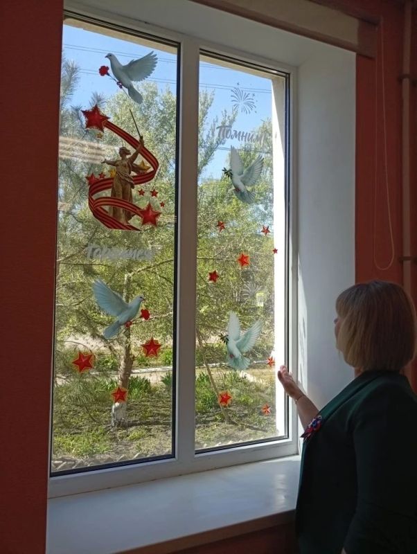 Студенты Беловодского отделения колледжа присоединились к Всероссийской акции "Окна Победы" Студенты Беловодского отделения колледжа присоединились к Всероссийской акции "Окна Победы"