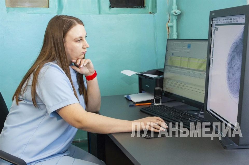 В Луганской городской поликлинике № 11 врачи уже работают с новыми маммографом и эндоскопической стойкой В Луганской городской поликлинике № 11 врачи уже работают с новыми маммографом и эндоскопической стойкой