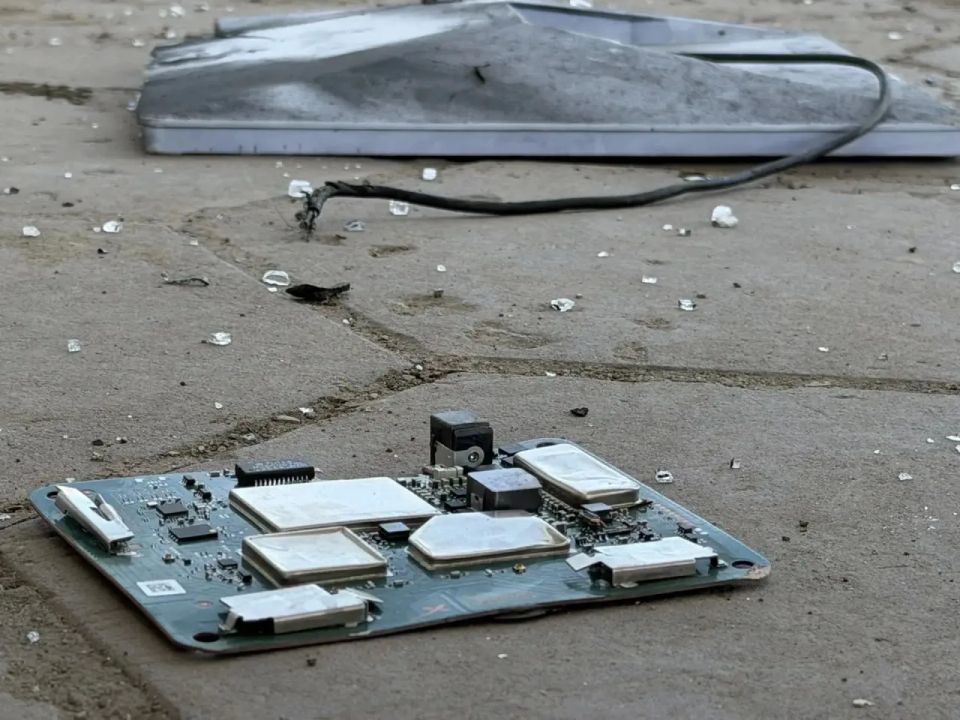 Боевики ВФУ ударили по АЗС в Первомайске Боевики ВФУ ударили по АЗС в Первомайске