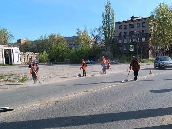 Коммунальными службами проведены работы на территории города Коммунальными службами проведены работы на территории города