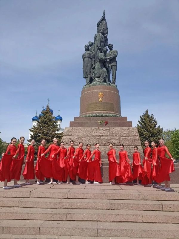Ансамбль эстрадного танца "Магия" принял участие в региональном форуме Ансамбль эстрадного танца "Магия" принял участие в региональном форуме