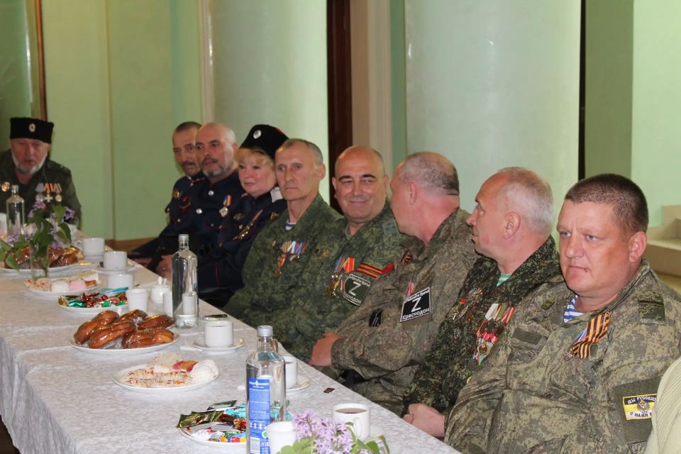 Огонёк памяти: связь поколений и дань уважения Огонёк памяти: связь поколений и дань уважения