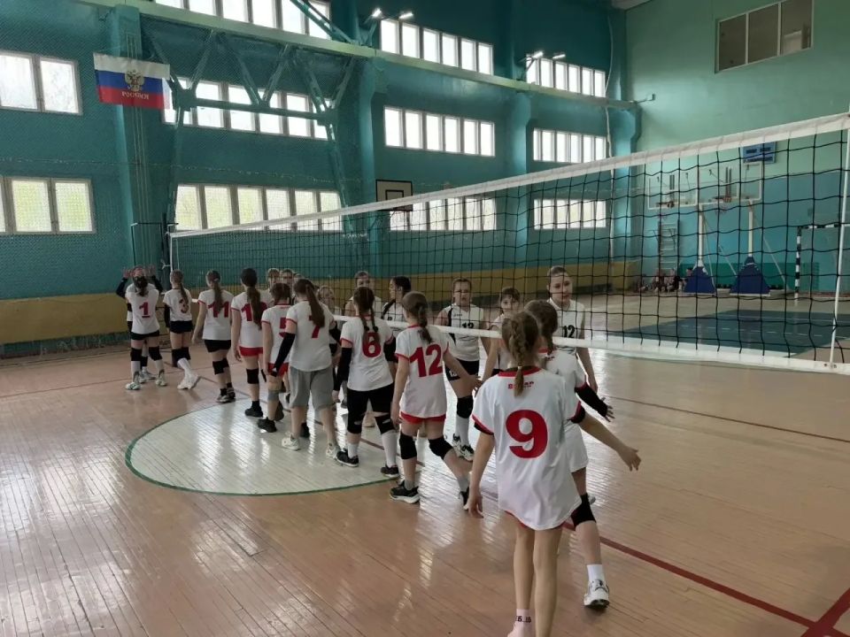 Волейболистки Лутугинской спортшколы завоевали бронзу на турнире в Донецке Волейболистки Лутугинской спортшколы завоевали бронзу на турнире в Донецке