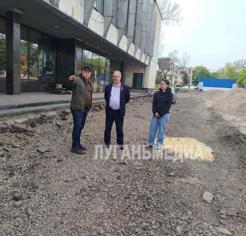 Нацпроект меняет облик Антрацита: благоустройство парковой зоны у ДК продолжается Нацпроект меняет облик Антрацита: благоустройство парковой зоны у ДК продолжается