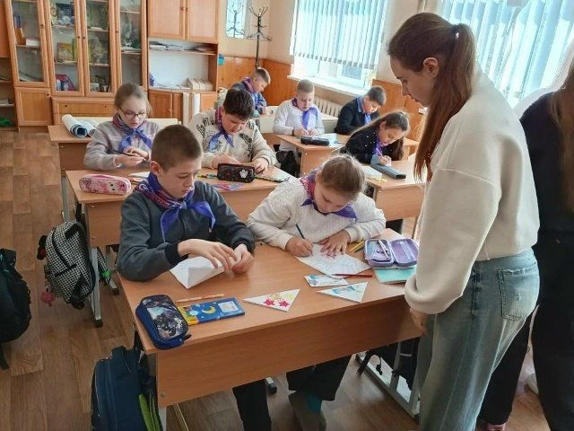 В ССШ № 3 им. В.И. Колядина прошла патриотическая акция «Письмо солдату» В ССШ № 3 им. В.И. Колядина прошла патриотическая акция «Письмо солдату»
