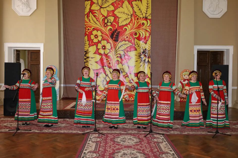 Песня, душа, Россия: как прошёл отчётный концерт «Родных просторов» и «Златницы» Песня, душа, Россия: как прошёл отчётный концерт «Родных просторов» и «Златницы»