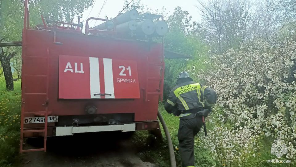 В Брянке потушили пожар в частном доме В Брянке потушили пожар в частном доме