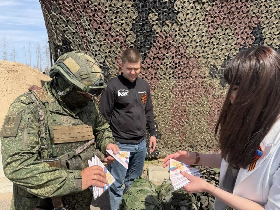Тыл — фронту: в преддверии Дня Победы северодонецкие единороссы передали помощь нашим защитникам Тыл — фронту: в преддверии Дня Победы северодонецкие единороссы передали помощь нашим защитникам