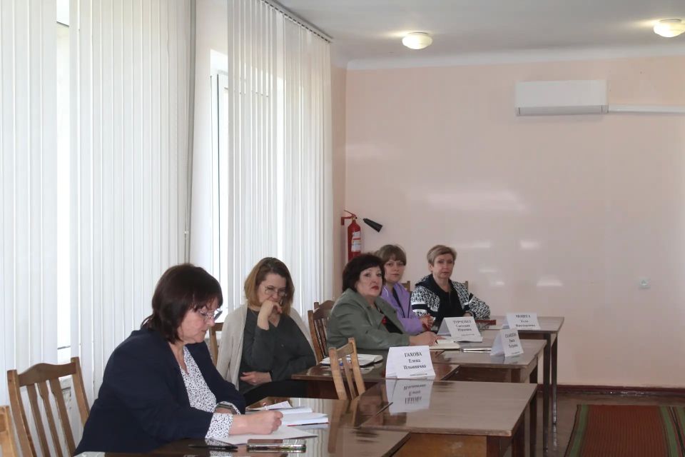 На очередном заседании комиссии по делам несовершеннолетних и защите их прав (КДНиЗП) были рассмотрены важные вопросы, касающиеся профилактики правонарушений среди несовершеннолетних в городском округе город Кировск На очередном заседании комиссии по делам несовершеннолетних и защите их прав (КДНиЗП) были рассмотрены важные вопросы, касающиеся профилактики правонарушений среди несовершеннолетних в городском округе город Кировск