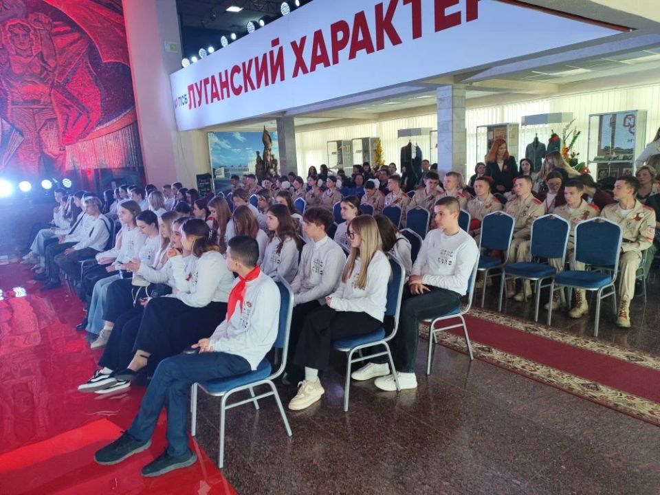 В КРАСНОДОНЕ СОСТОЯЛСЯ РЕГИОНАЛЬНЫЙ ФОРУМ «ЛУГАНСКИЙ ХАРАКТЕР — ХАРАКТЕР ПОБЕДИТЕЛЕЙ» В КРАСНОДОНЕ СОСТОЯЛСЯ РЕГИОНАЛЬНЫЙ ФОРУМ «ЛУГАНСКИЙ ХАРАКТЕР — ХАРАКТЕР ПОБЕДИТЕЛЕЙ»