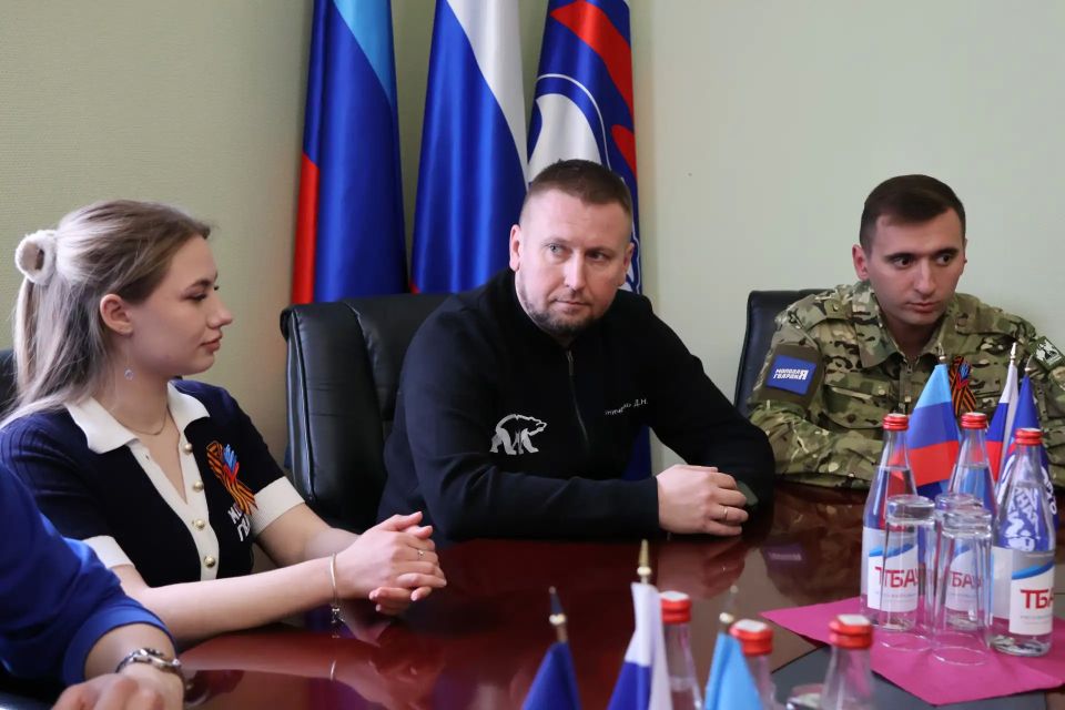 Молодежь ЛНР внесла в народную программу «Единой России» свои предложения Молодежь ЛНР внесла в народную программу «Единой России» свои предложения