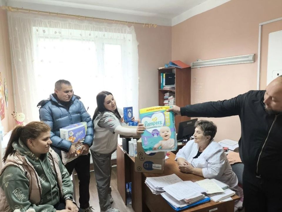 Депутат Совета оказал гуманитарную помощь жителям Лисичанска Депутат Совета оказал гуманитарную помощь жителям Лисичанска