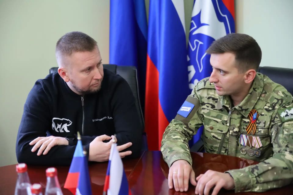 Молодежь ЛНР внесла в народную программу «Единой России» свои предложения Молодежь ЛНР внесла в народную программу «Единой России» свои предложения