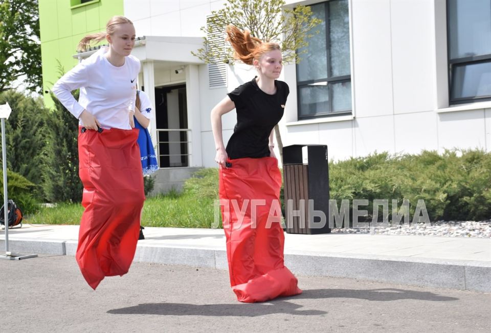 В луганском Доме молодежи прошел финальный этап республиканского спортивного мероприятия «Битва титанов», объединяющий победителей муниципальных отборочных соревнований В луганском Доме молодежи прошел финальный этап республиканского спортивного мероприятия «Битва титанов», объединяющий победителей муниципальных отборочных соревнований