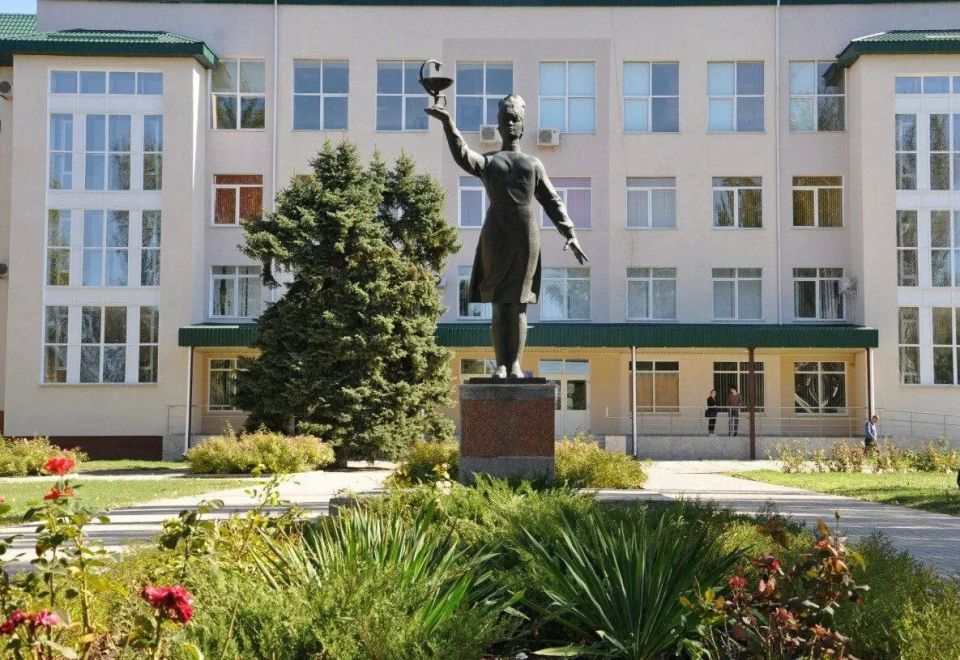 Моему родному Луганскому государственному медицинскому университету имени Святителя Луки — 70 лет! Моему родному Луганскому государственному медицинскому университету имени Святителя Луки — 70 лет!