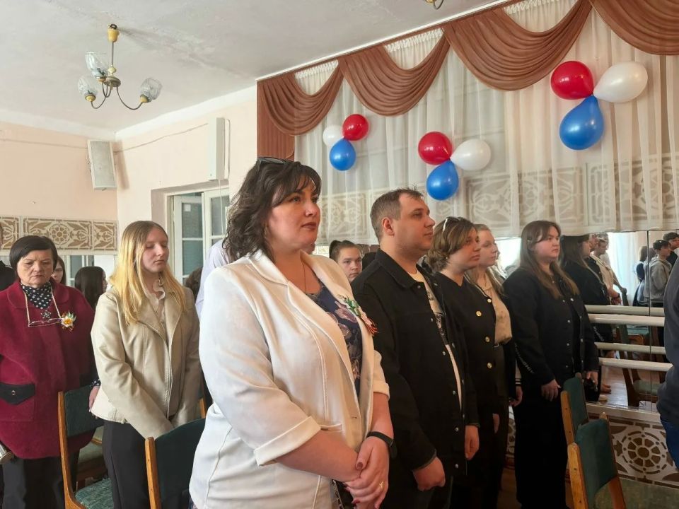 В Успенской средней школе №2 прошел концерт образцового детского коллектива театра песни «Скворушка» В Успенской средней школе №2 прошел концерт образцового детского коллектива театра песни «Скворушка»