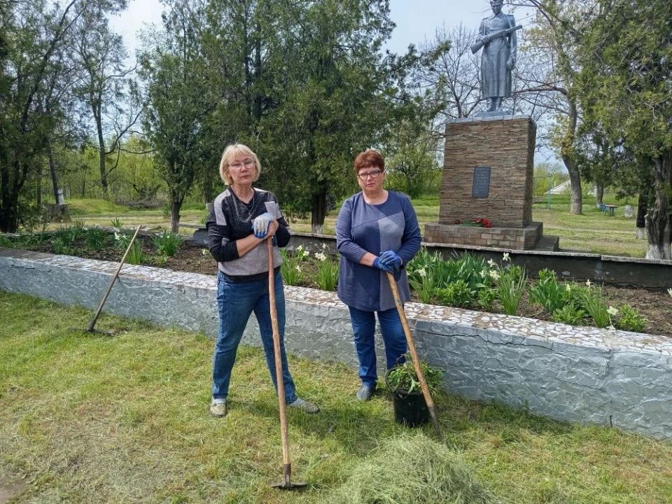 На Краснодонщине проходят весенние субботники На Краснодонщине проходят весенние субботники
