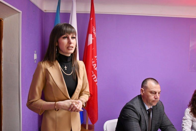 Свердловчане и представители Красноярского края приняли участие в республиканском форуме «Луганский характер - характер победителей» Свердловчане и представители Красноярского края приняли участие в республиканском форуме «Луганский характер - характер победителей»