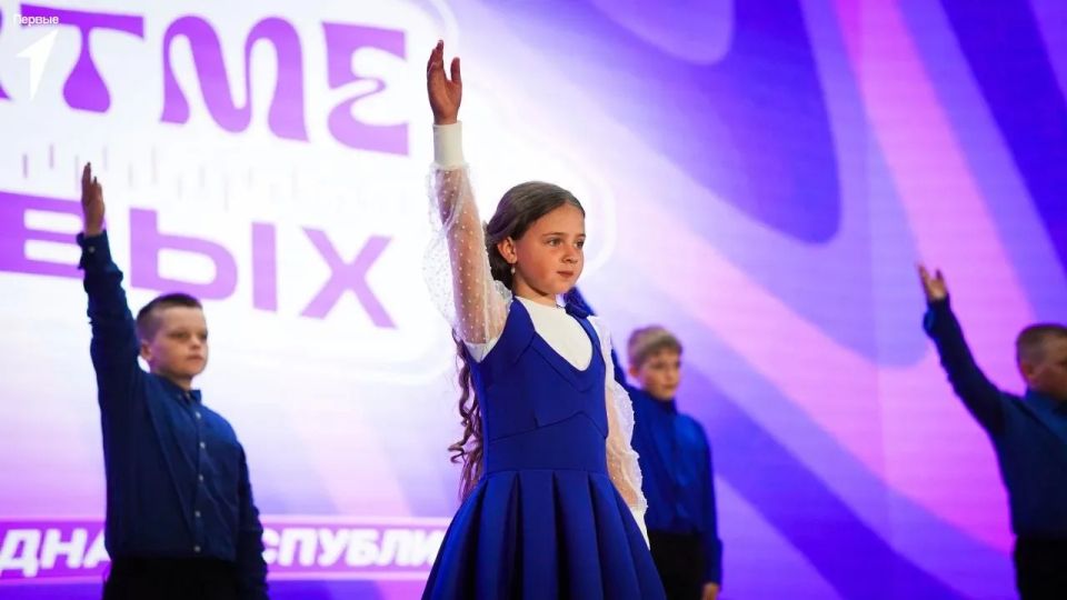 Любовь, поддержка и танец: как ребята Петровеньковской школы выступили на турнире «В ритме первых» Любовь, поддержка и танец: как ребята Петровеньковской школы выступили на турнире «В ритме первых»