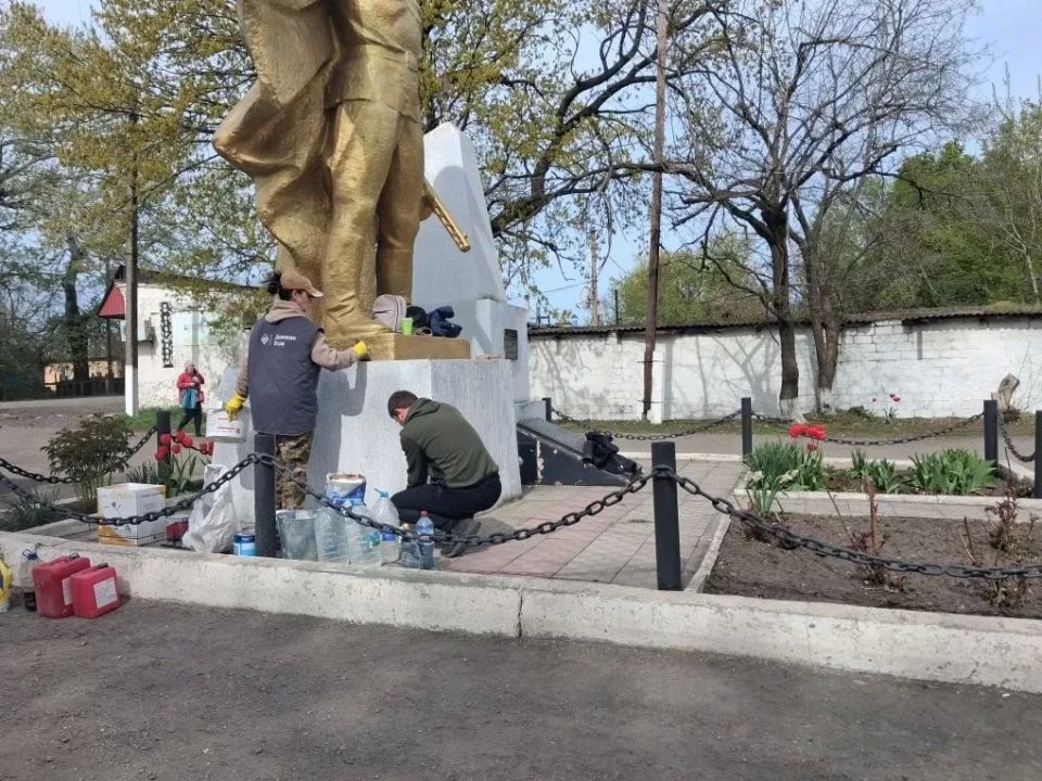С целью обеспечения благоприятной среды и подготовки к предстоящим майским праздникам на территории отдела жизнеобеспечения села Благовка продолжаются работы по благоустройству С целью обеспечения благоприятной среды и подготовки к предстоящим майским праздникам на территории отдела жизнеобеспечения села Благовка продолжаются работы по благоустройству