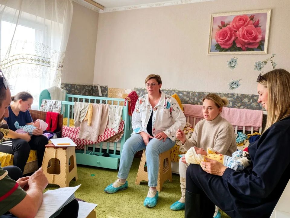 В Славяносербском округе продолжают внедрять принципы совместного планирования в работе с многодетной семьей, оказавшейся в трудной жизненной ситуации В Славяносербском округе продолжают внедрять принципы совместного планирования в работе с многодетной семьей, оказавшейся в трудной жизненной ситуации