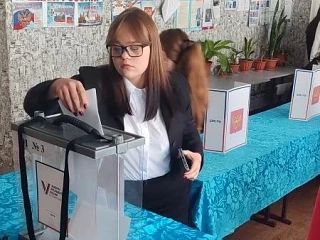 В Славяносербском округе прошли мероприятия «Просто о выборах» для школьников В Славяносербском округе прошли мероприятия «Просто о выборах» для школьников