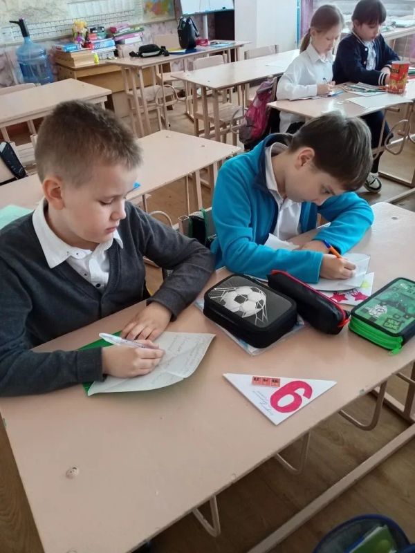 В ССШ № 3 им. В.И. Колядина прошла патриотическая акция «Письмо солдату» В ССШ № 3 им. В.И. Колядина прошла патриотическая акция «Письмо солдату»
