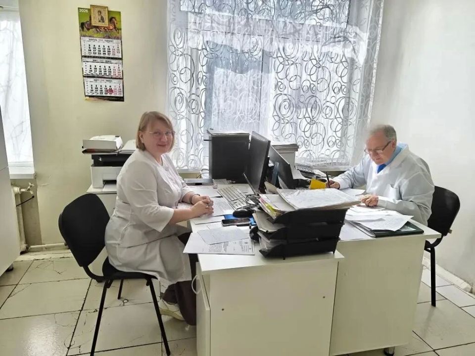 Более 630 жителей Славяносербского округа обследовали врачи из Алтайского края Более 630 жителей Славяносербского округа обследовали врачи из Алтайского края