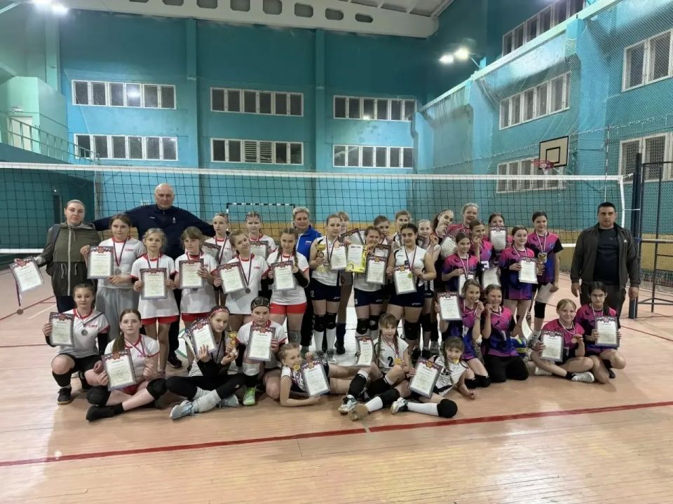 Волейболистки Лутугинской спортшколы завоевали бронзу на турнире в Донецке Волейболистки Лутугинской спортшколы завоевали бронзу на турнире в Донецке