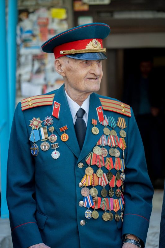 Молодогвардейцы поздравили ветеранов Великой Отечественной войны Григория Семёновича Пономаренко и Алексея Ивановича Степаненко с Днём Победы Молодогвардейцы поздравили ветеранов Великой Отечественной войны Григория Семёновича Пономаренко и Алексея Ивановича Степаненко с Днём Победы