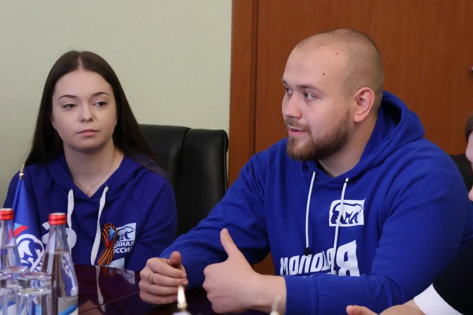 Молодежь ЛНР внесла в народную программу «Единой России» свои предложения Молодежь ЛНР внесла в народную программу «Единой России» свои предложения