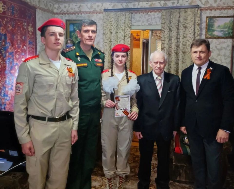 Роман Лысенко: В преддверии великого праздника — Дня Победы, город Алчевск присоединился к всероссийской акции «Подарок ветерану» Роман Лысенко: В преддверии великого праздника — Дня Победы, город Алчевск присоединился к всероссийской акции «Подарок ветерану»