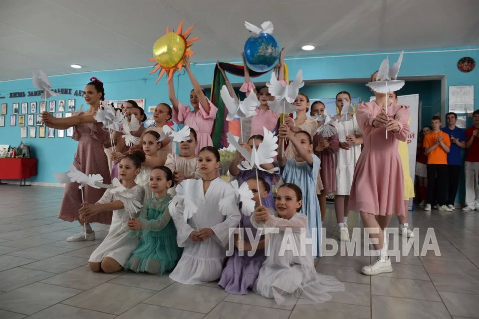 В Красном Луче прошел региональный форум «Луганский характер – характер победителей» В Красном Луче прошел региональный форум «Луганский характер – характер победителей»