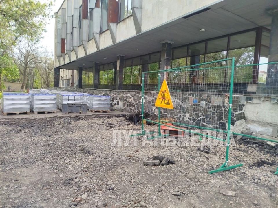 Нацпроект меняет облик Антрацита: благоустройство парковой зоны у ДК продолжается Нацпроект меняет облик Антрацита: благоустройство парковой зоны у ДК продолжается