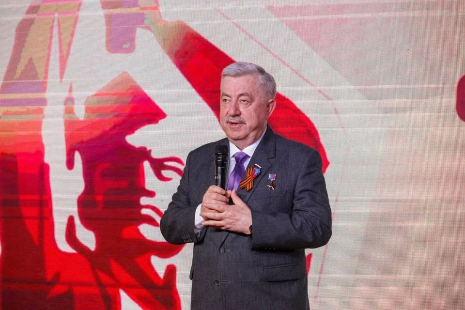 Виктор Водолацкий: Сегодня принял участие в масштабном региональном форуме «Луганский характер – характер победителей», который прошёл в Краснодонском ордена Дружбы народов музее «Молодая гвардия» Виктор Водолацкий: Сегодня принял участие в масштабном региональном форуме «Луганский характер – характер победителей», который прошёл в Краснодонском ордена Дружбы народов музее «Молодая гвардия»