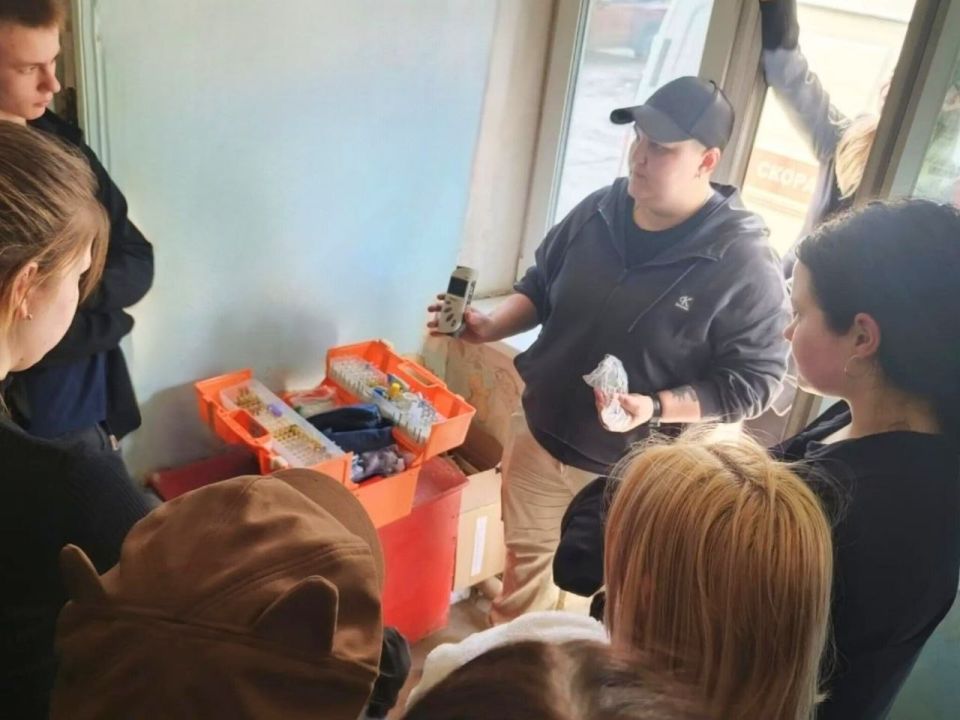 Школьники Лутугинского района посетили станцию скорой помощи