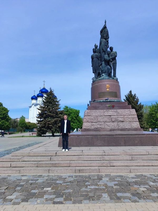 В КРАСНОДОНЕ СОСТОЯЛСЯ РЕГИОНАЛЬНЫЙ ФОРУМ «ЛУГАНСКИЙ ХАРАКТЕР — ХАРАКТЕР ПОБЕДИТЕЛЕЙ» В КРАСНОДОНЕ СОСТОЯЛСЯ РЕГИОНАЛЬНЫЙ ФОРУМ «ЛУГАНСКИЙ ХАРАКТЕР — ХАРАКТЕР ПОБЕДИТЕЛЕЙ»