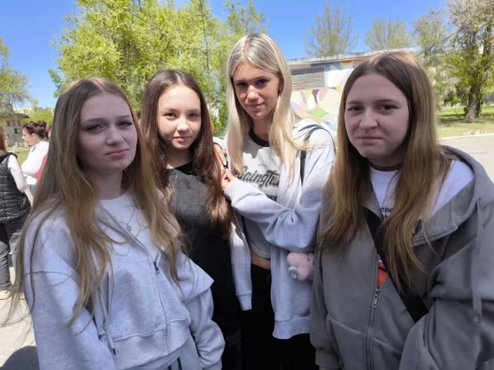 Группа счастливых северодонецких школьников отправилась на отдых в Пермский край Группа счастливых северодонецких школьников отправилась на отдых в Пермский край