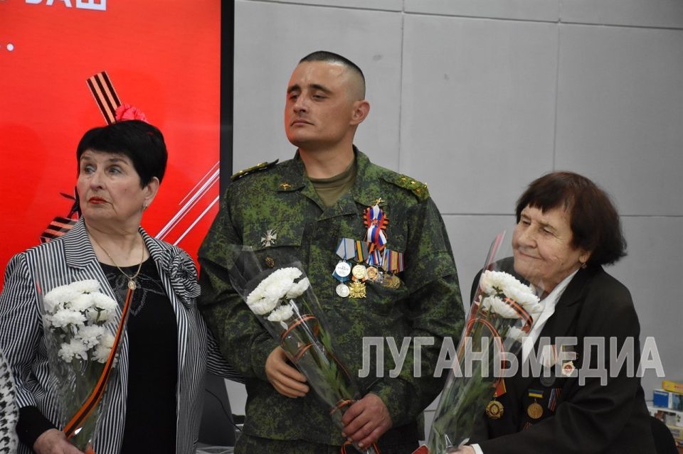В алчевском Детском центре Музея Победы для учащихся школ прошло тематическое мероприятие В алчевском Детском центре Музея Победы для учащихся школ прошло тематическое мероприятие
