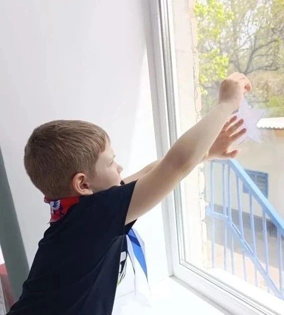 В учреждениях образования Краснолучского городского округа продолжаются патриотические акции в честь Дня Победы В учреждениях образования Краснолучского городского округа продолжаются патриотические акции в честь Дня Победы