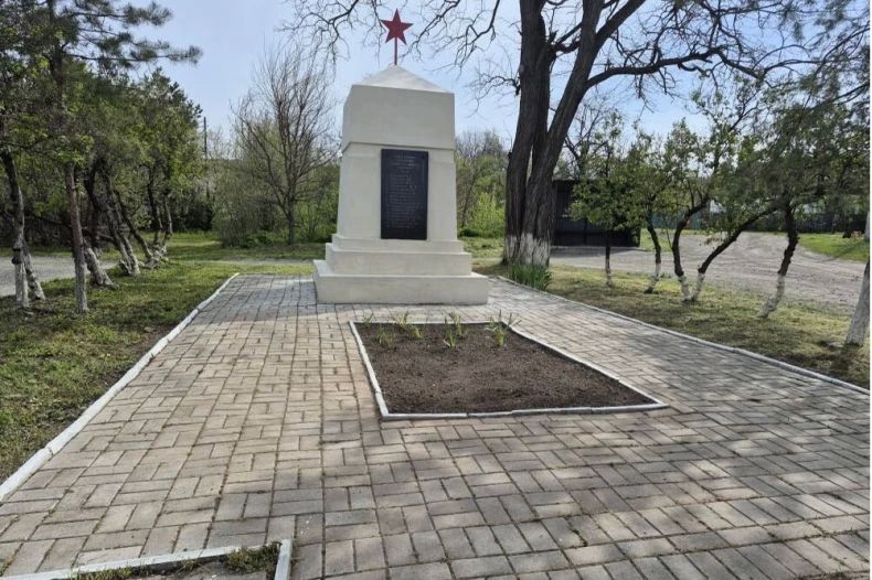 В селе Куряче провели субботник «Памятникам Отечества – нашу заботу» В селе Куряче провели субботник «Памятникам Отечества – нашу заботу»